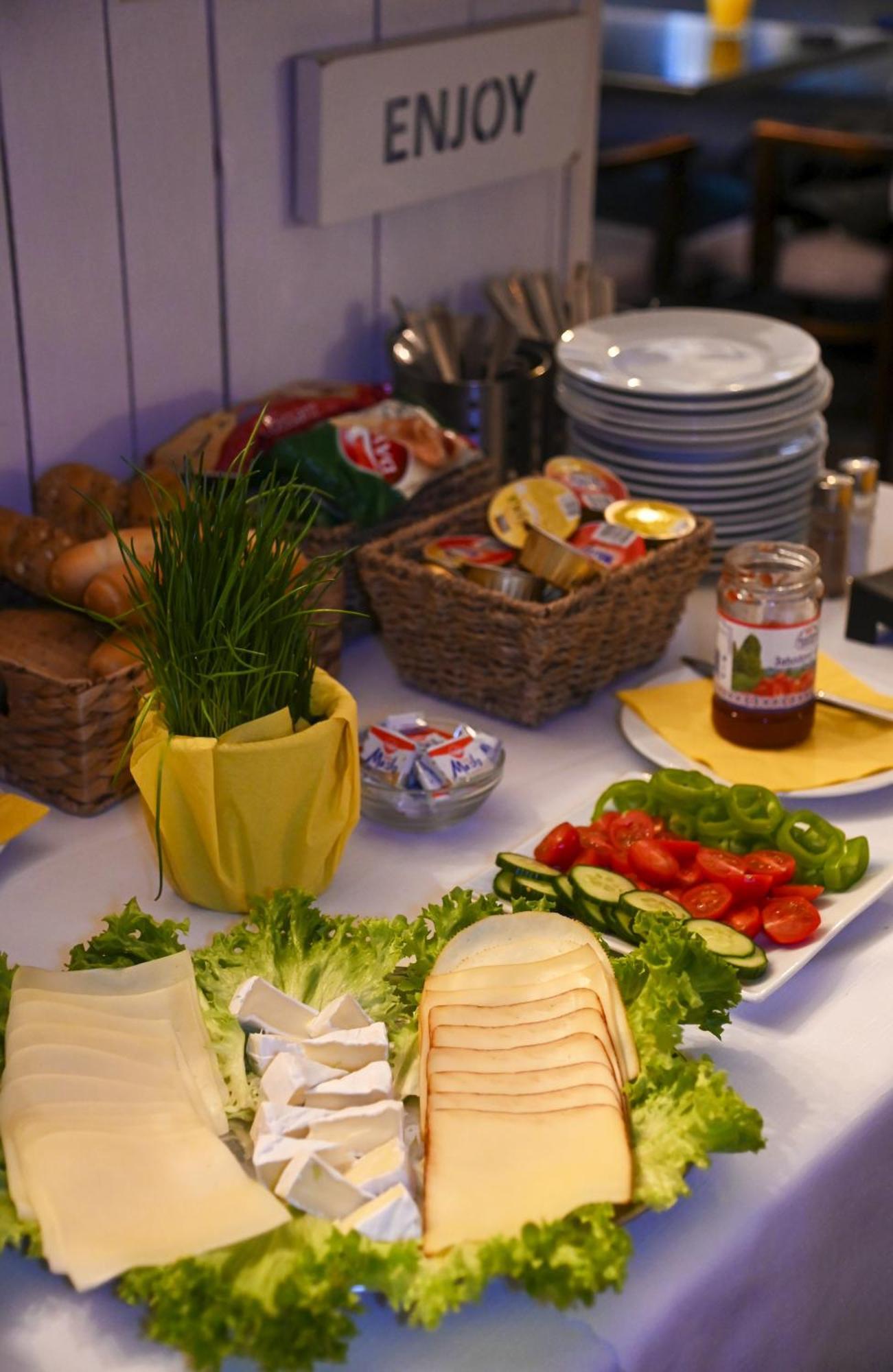 Hotel Branc, Garni Senica Luaran gambar