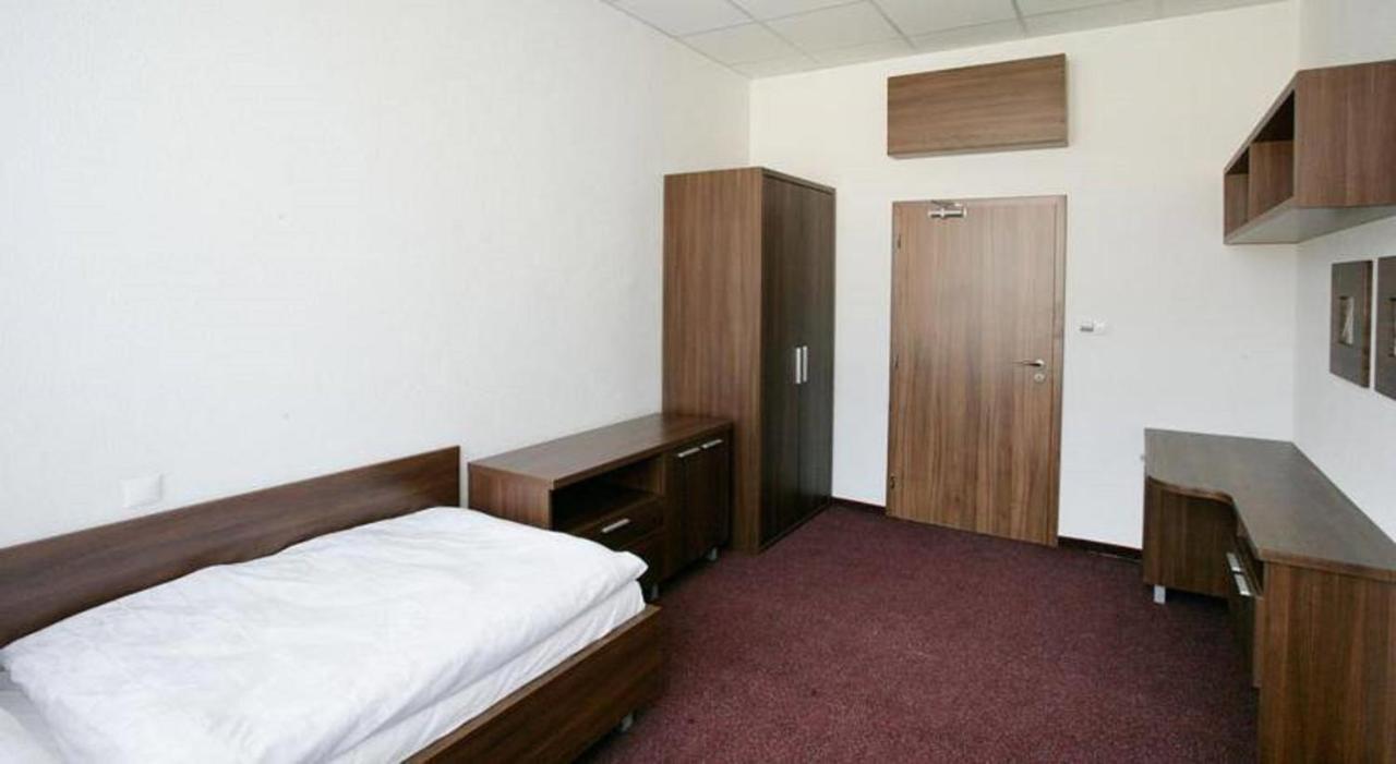 Hotel Branc, Garni Senica Luaran gambar